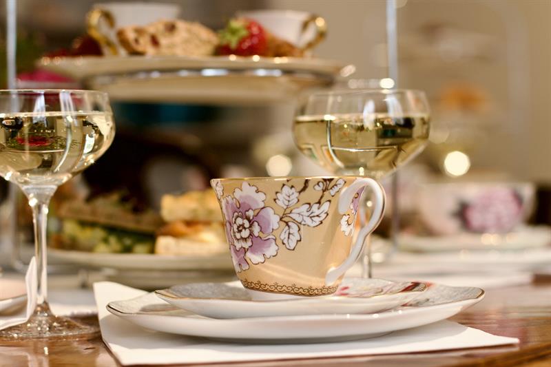 tea and bubbles