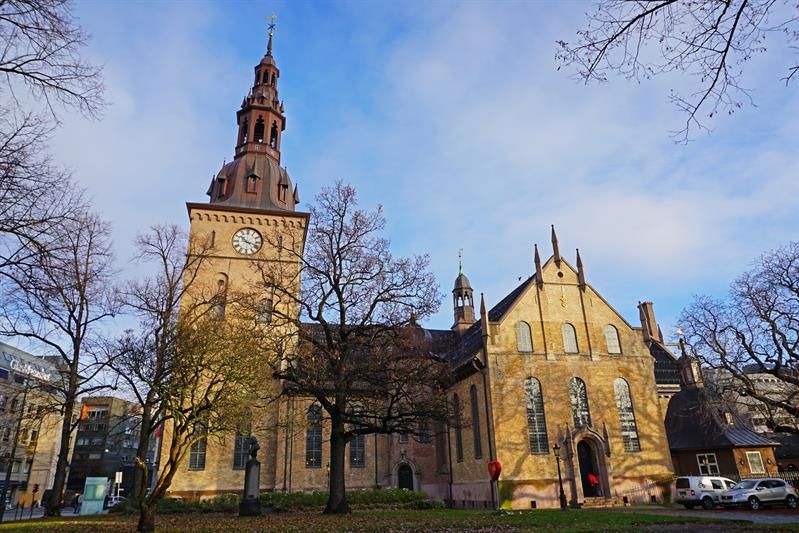 oslo cathedral seen from the outside