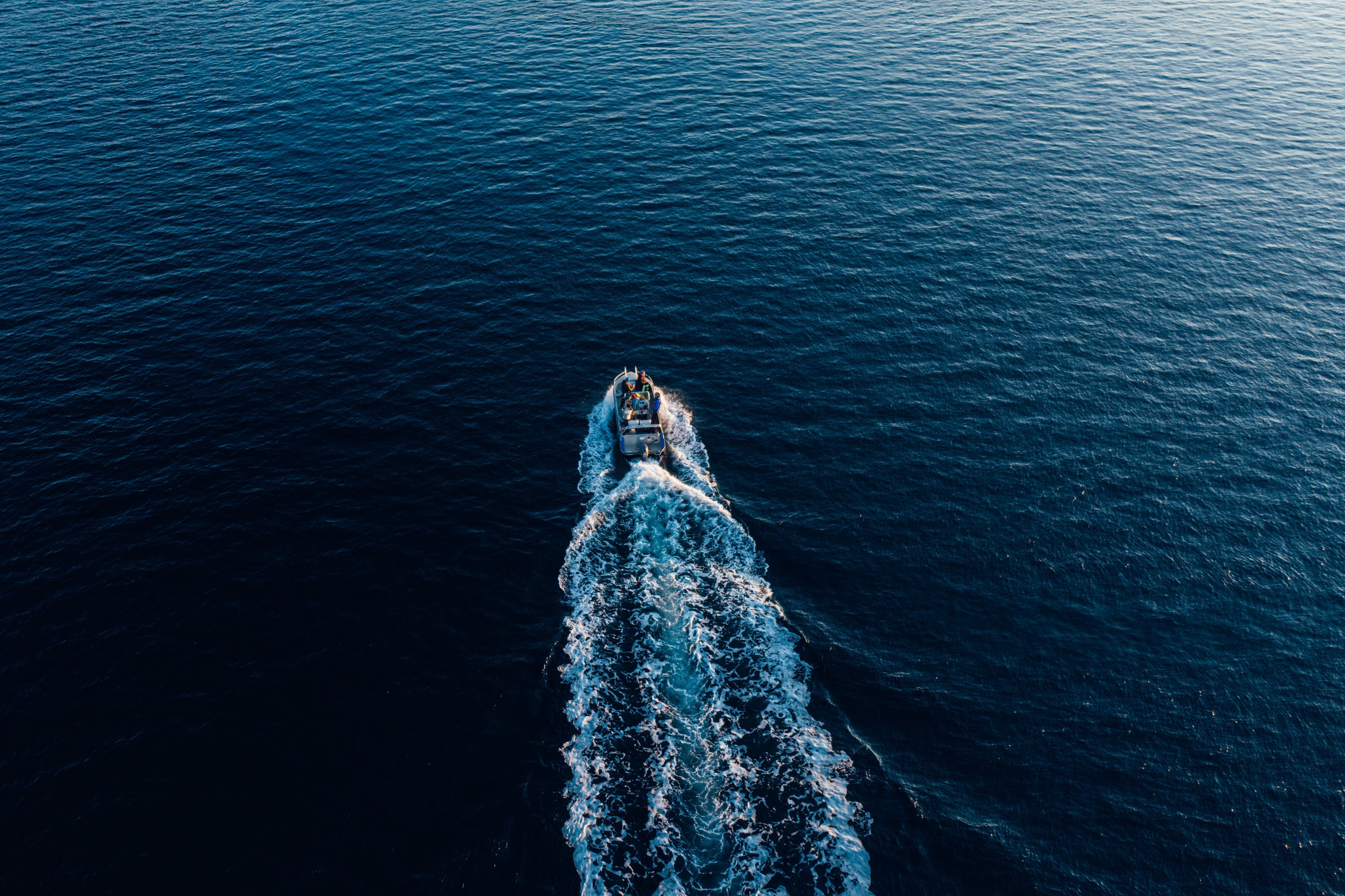 Arcticoncepts-Harstad-boat-water-sun-fishing-foto Büttner-David