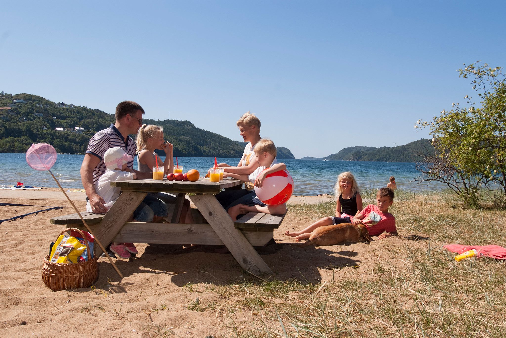Rosfjord strand piknik i Lyngdal