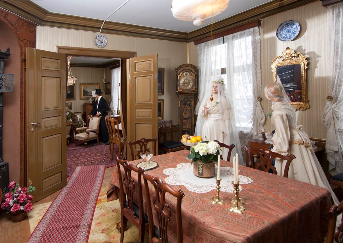 The dining and living room at Kløckers Hus