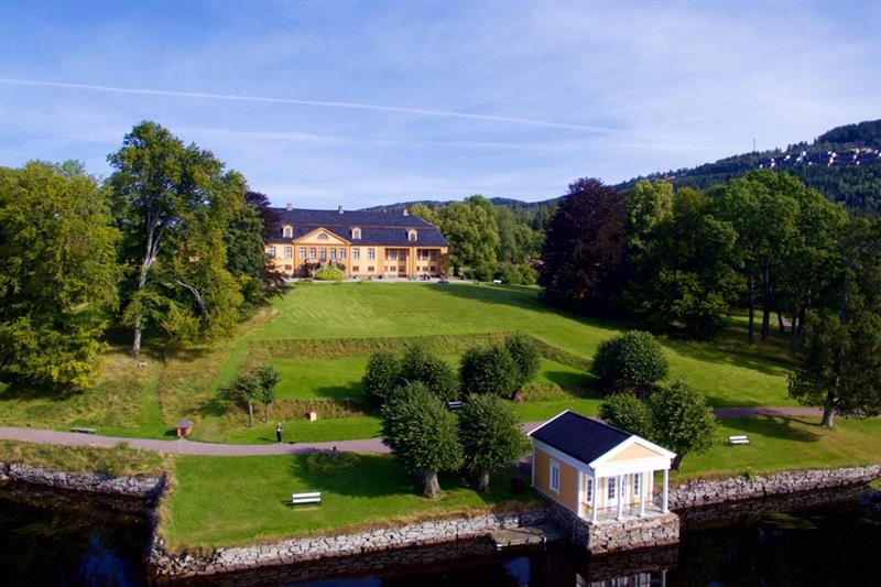 Bogstad gård ligger i idyllisk landskap