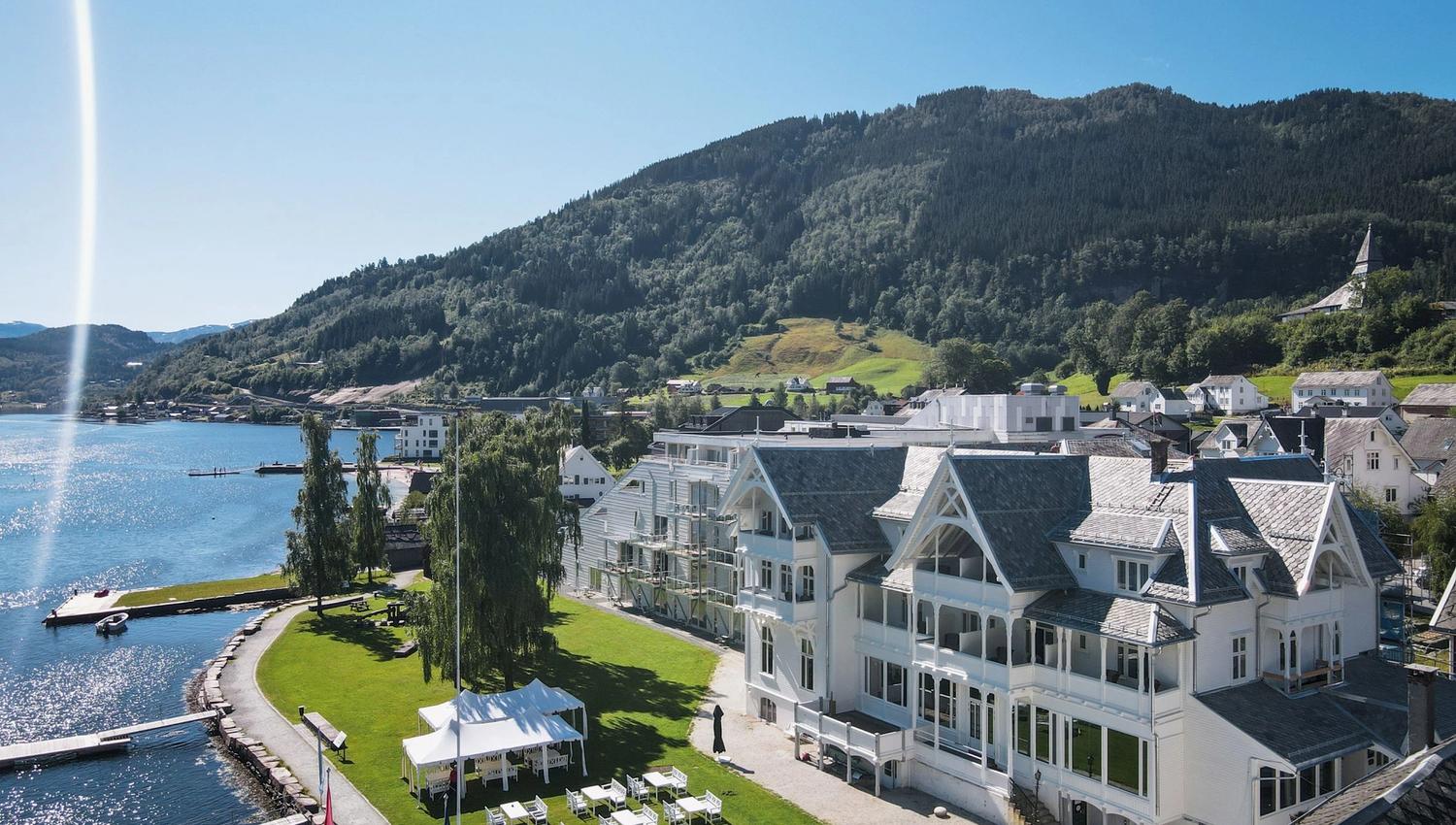 Aerial view of Thon Hotel Sandven – an idyllic spot by the Hardangerfjord.
