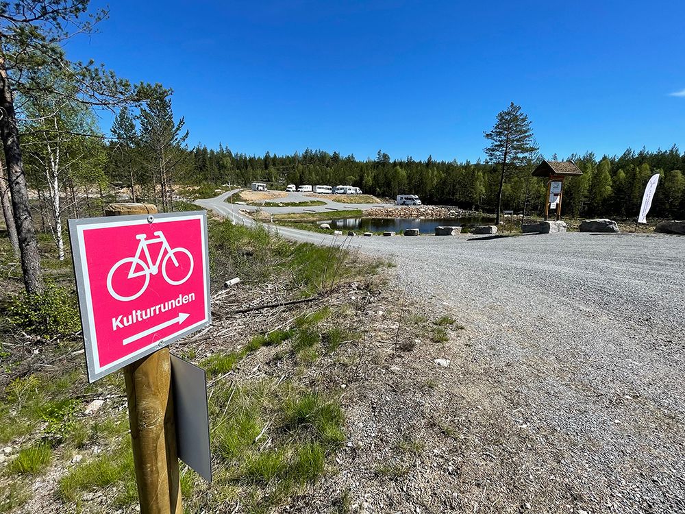 the cycle path cultural round passes the Wilderness Adventure motorhome parking 