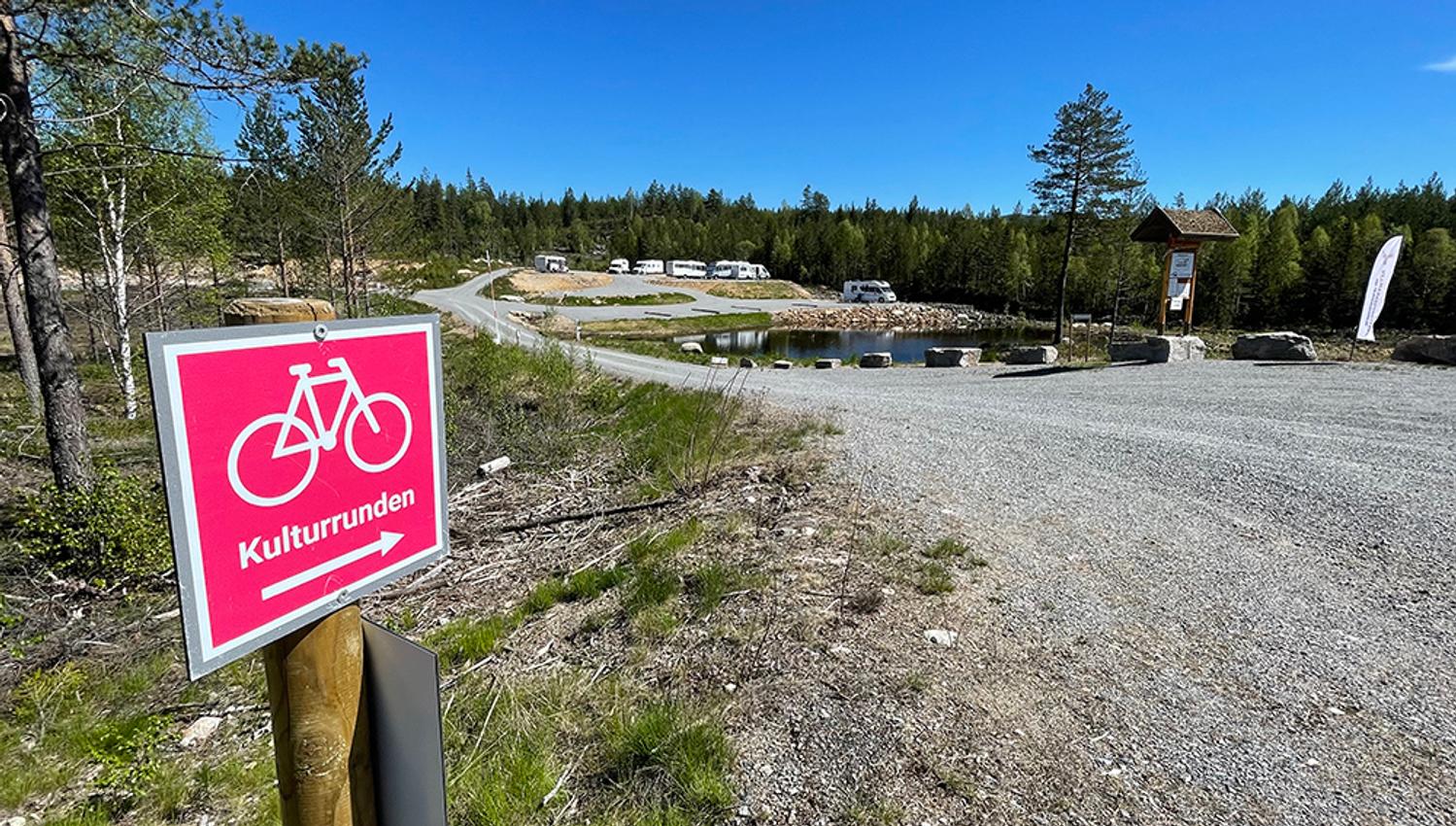 the cycle path cultural round passes the Wilderness Adventure motorhome parking