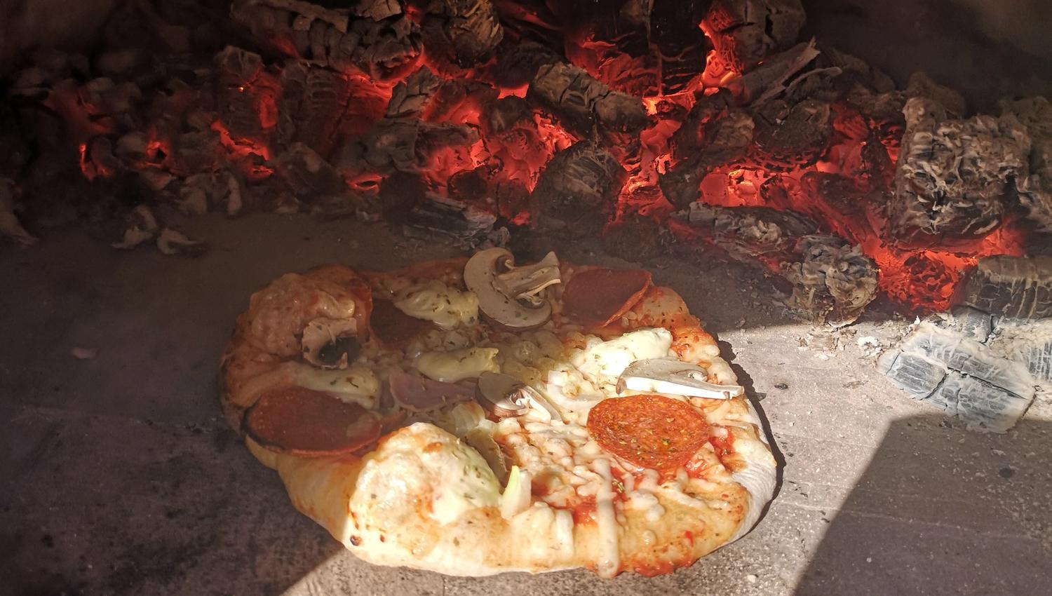 Pizza i steinovn på Myrvold Gård