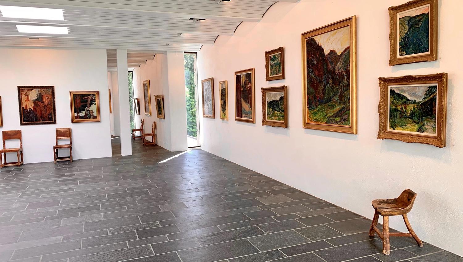 Frå utstillinga i Smørklepp kunstmuseum. Vest-Telemark museum, Henrik Sørensen, Harald Kihle.