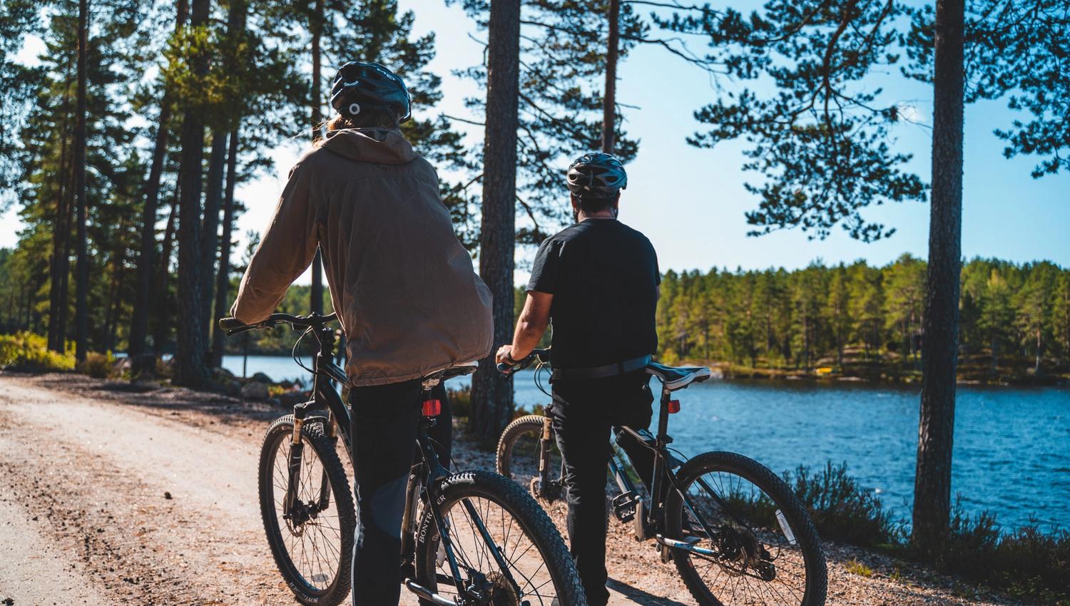 A couple with their bikes