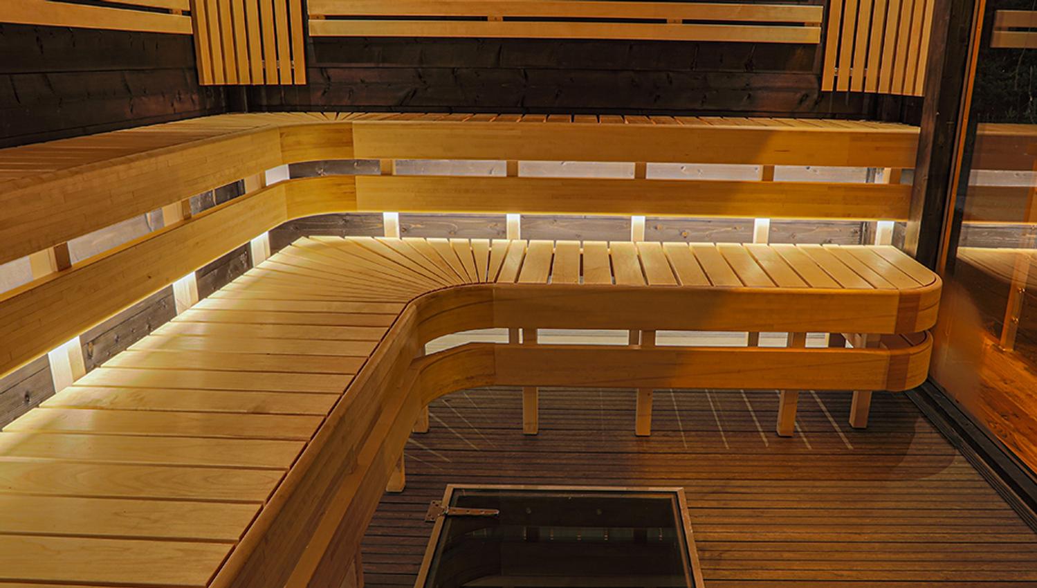 sauna with window in the floor of the sauna boat Melvin in Porsgrunn