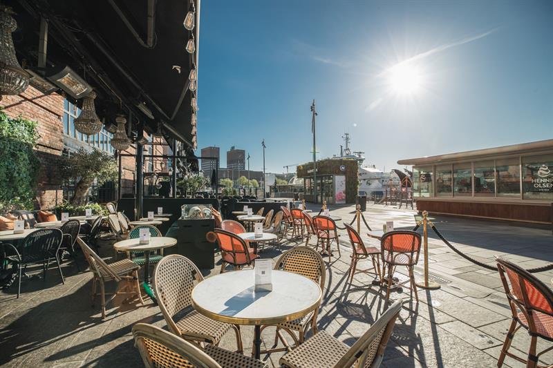 Outdoor seating right at Aker Brygge.
