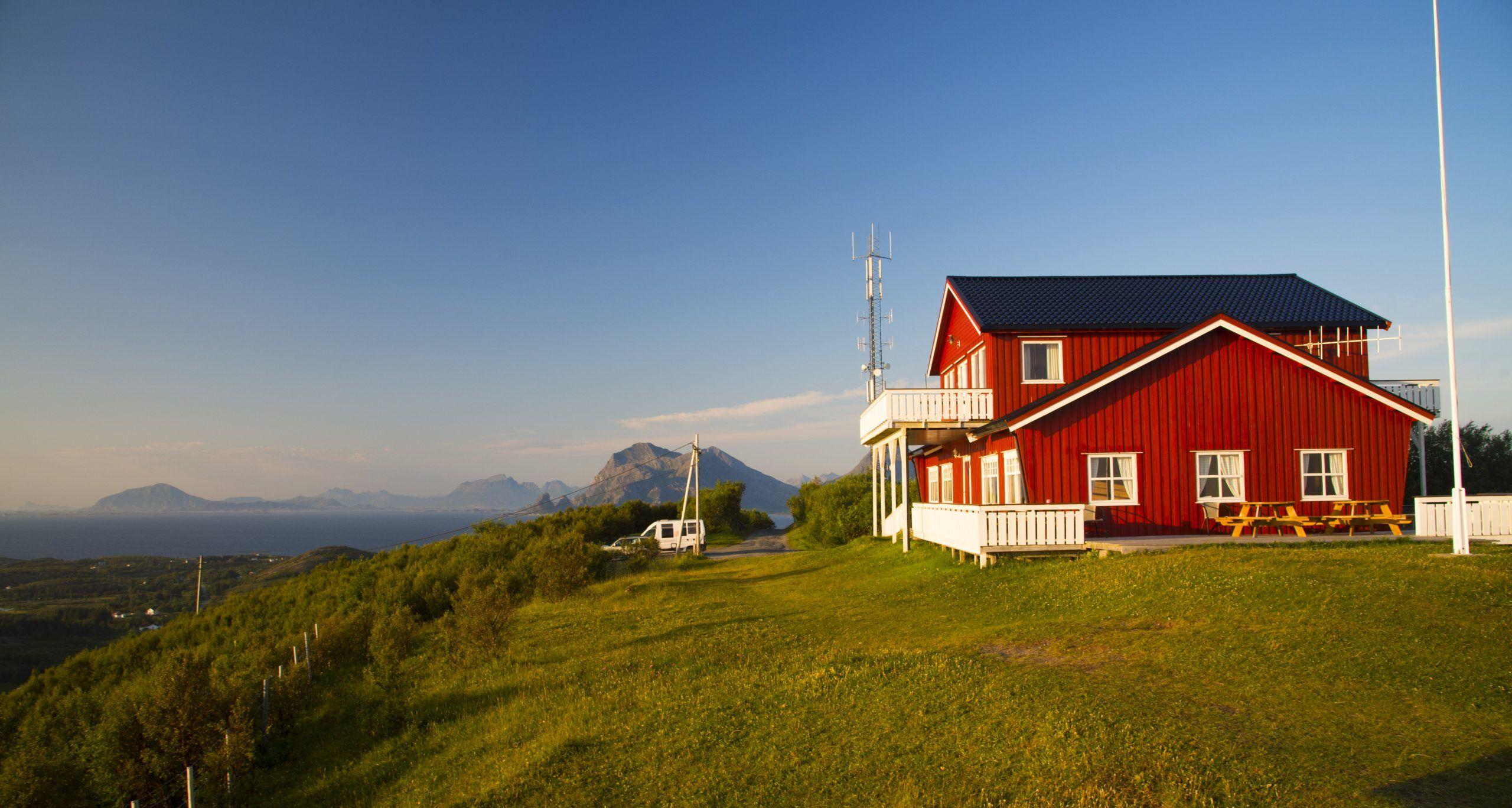 Dønnesfjellstua – Dining on a mountaintop  overlooking the Helgeland coast!