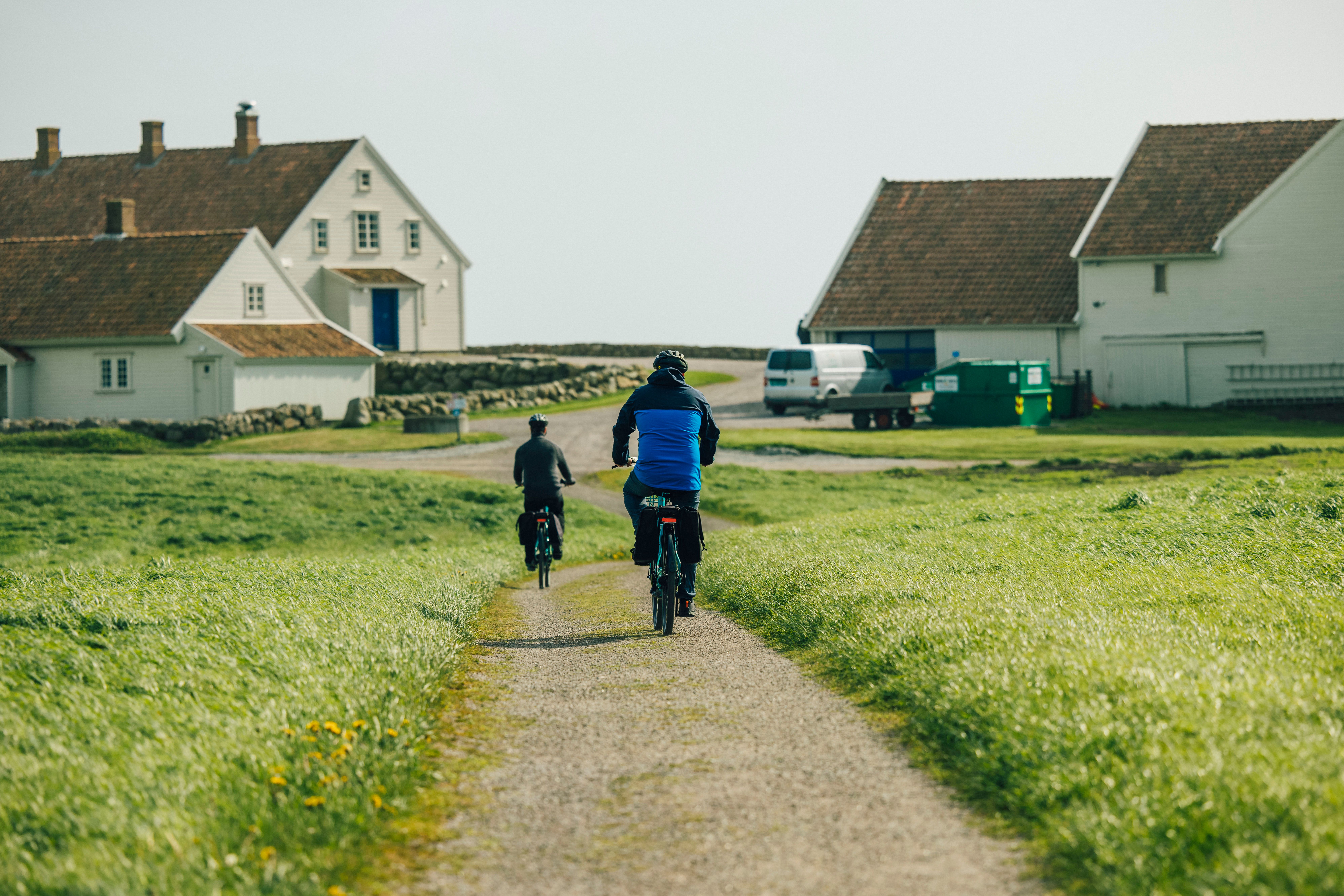 When cycling along Jærruta, Hå gamle prestegard is a natural stop