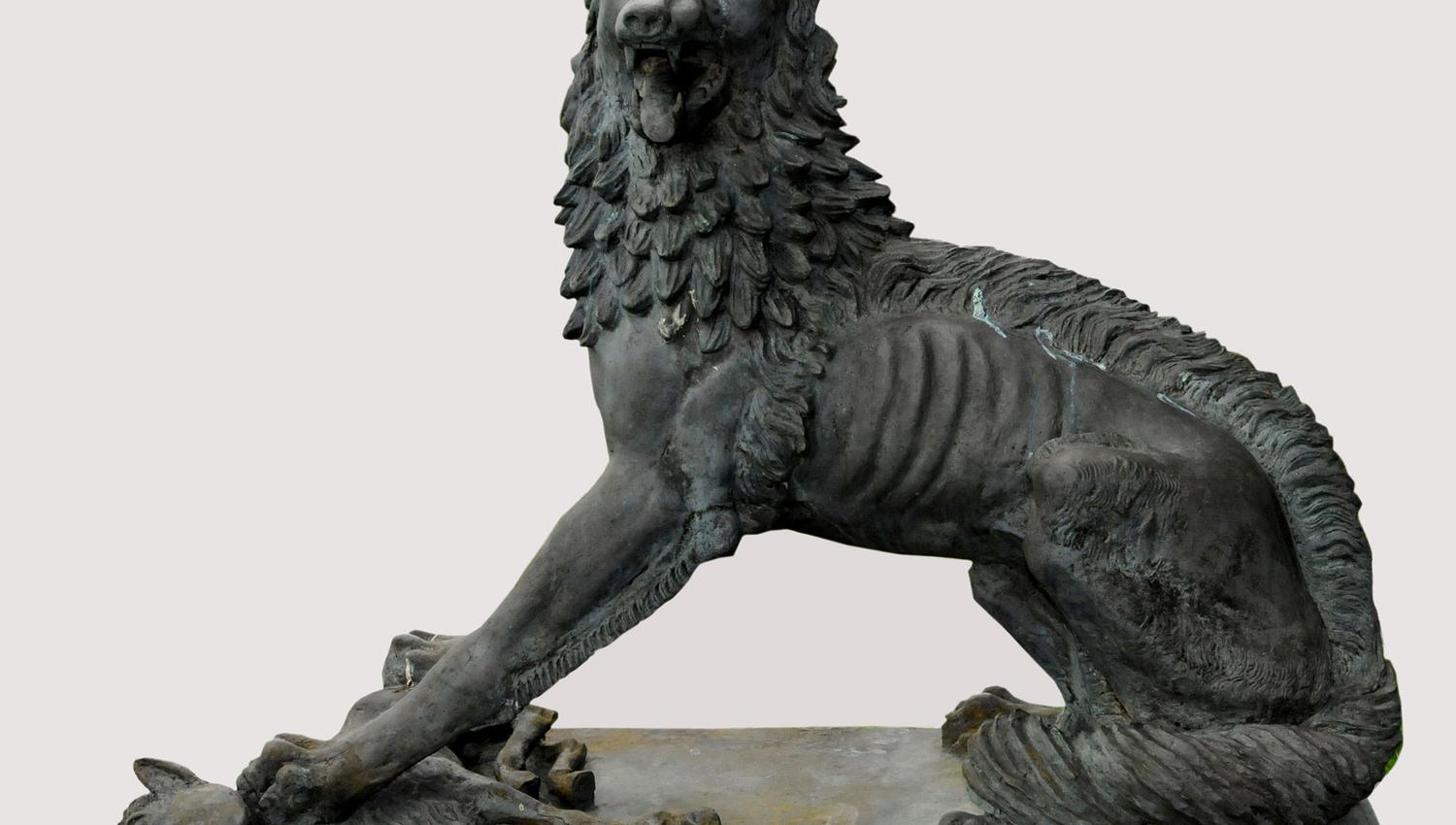 Skrubbefar, ulveskulptur hjå Dyre Vaa-samlingane i Rauland, Vest-Telemark museum.