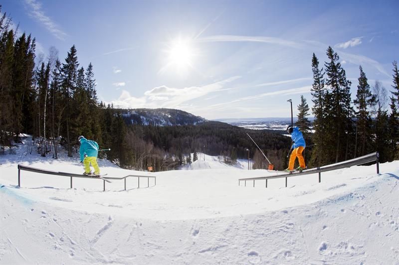 ramp for snowboarding and skiing
