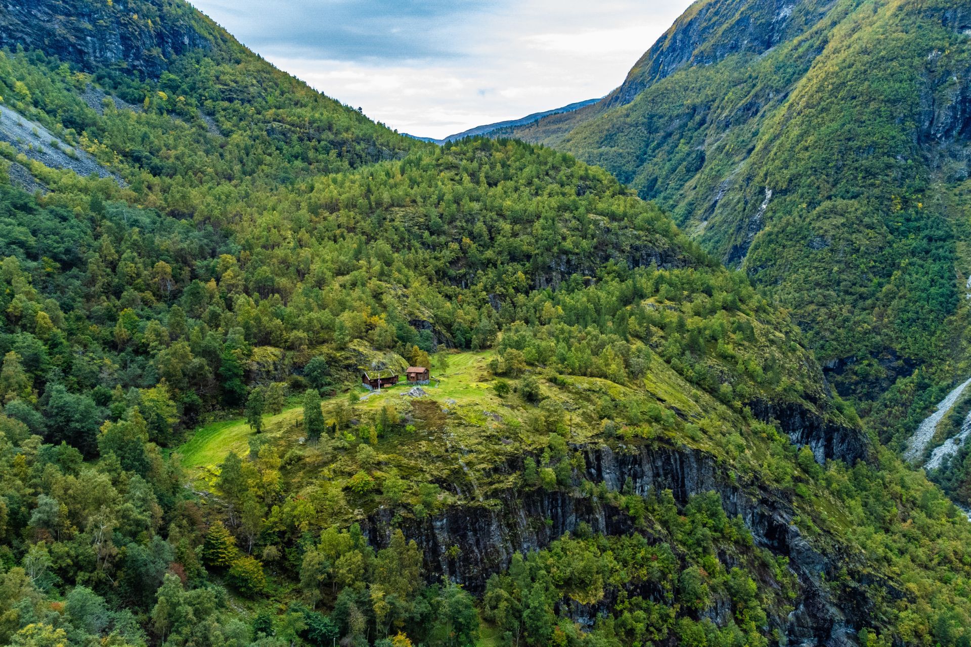 Utladalen, Årdal