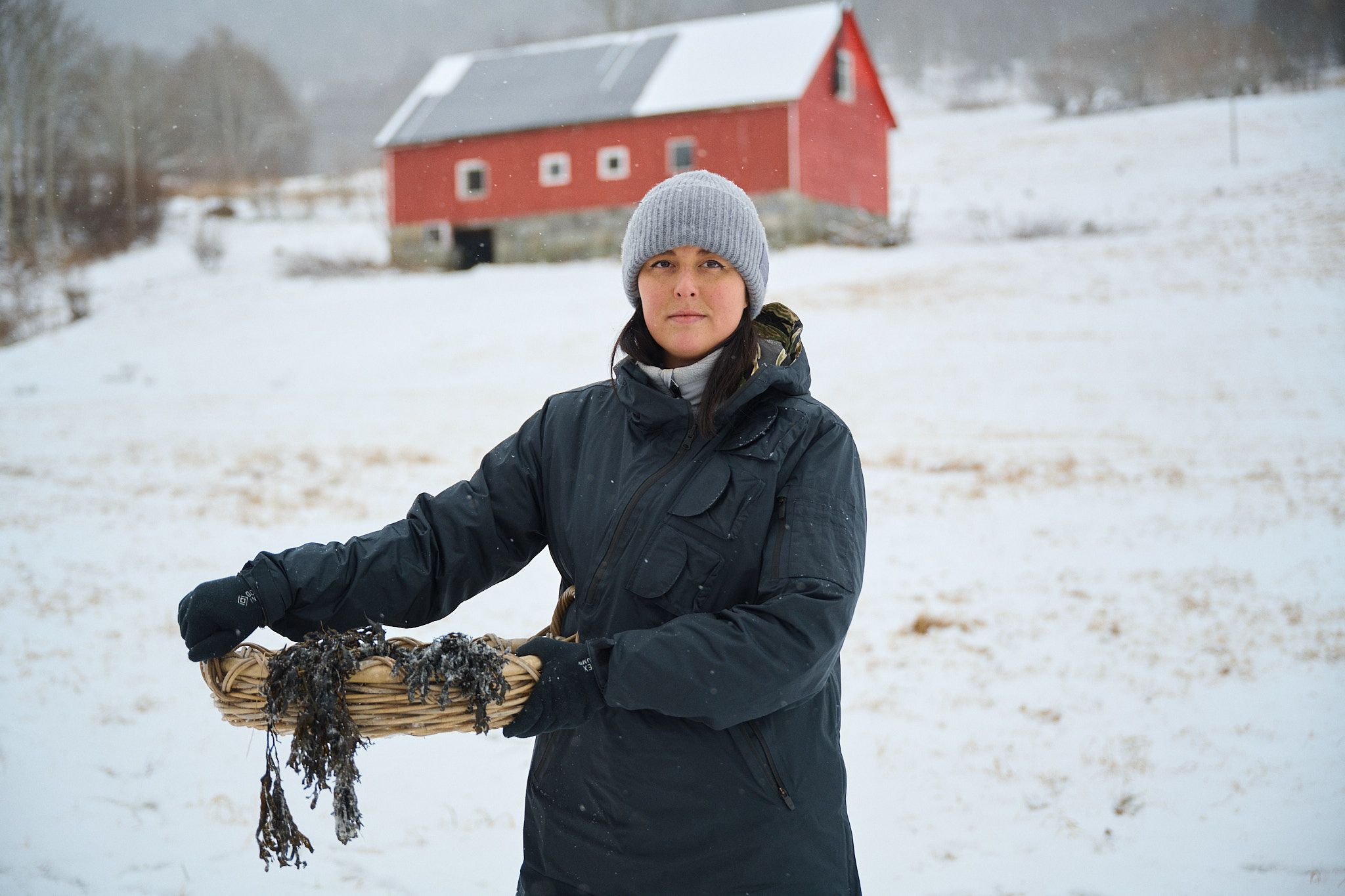 Portrettbilde av en kvinne om vinteren