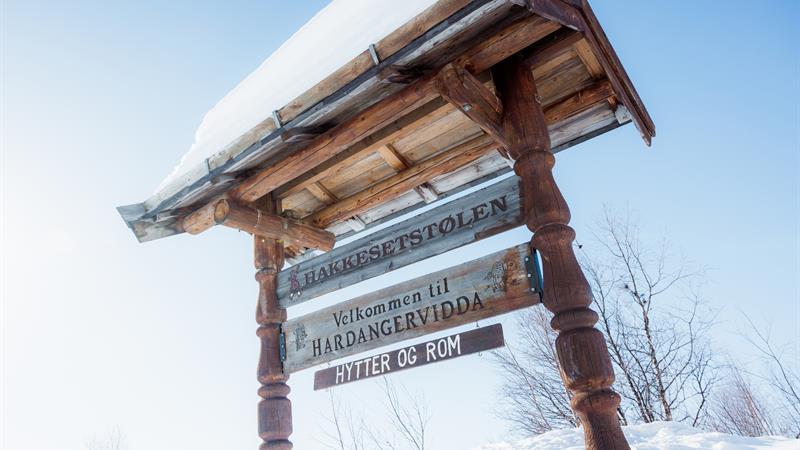the sign on the way to Hakkesetstølen
