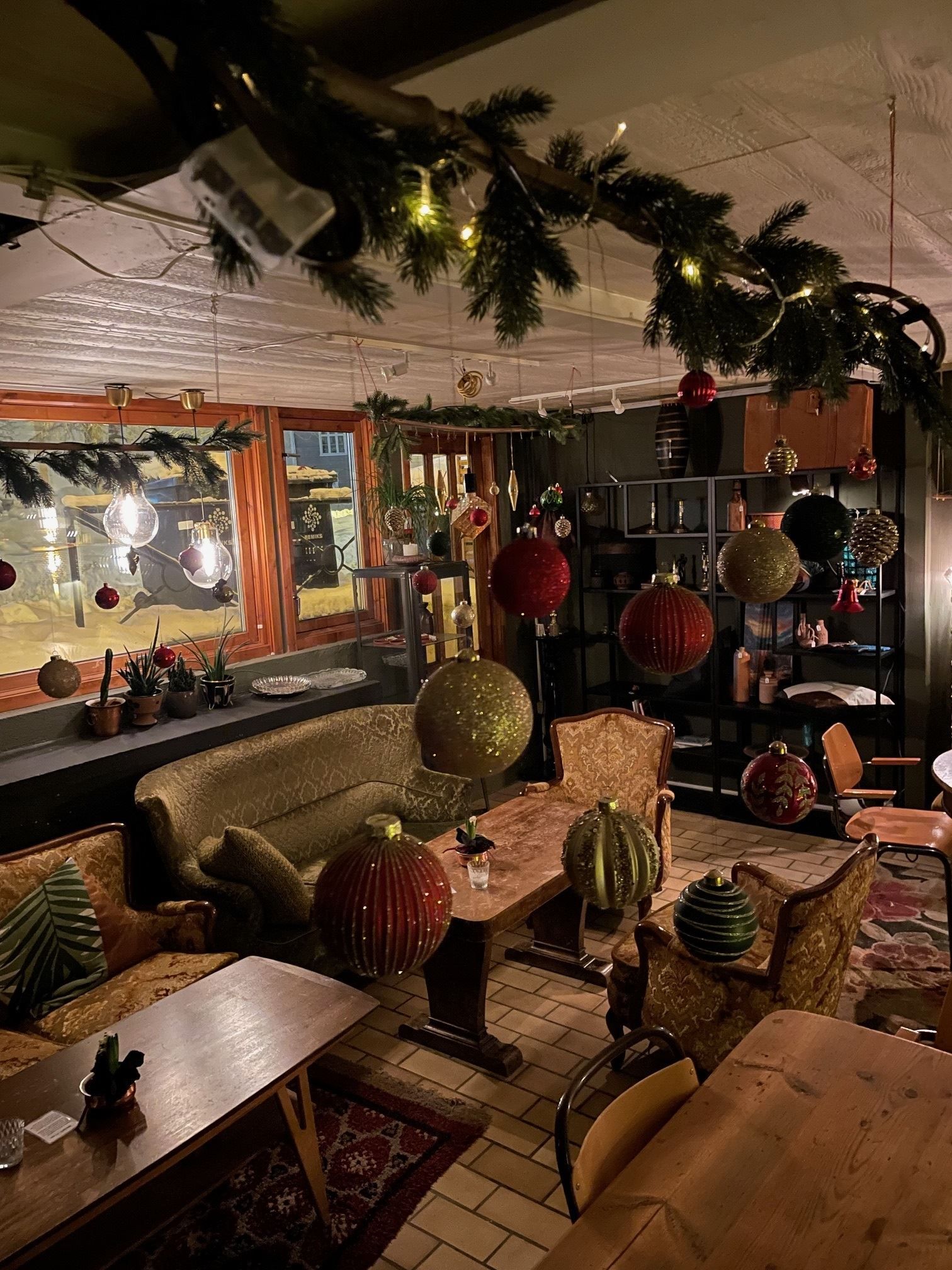 The cosy interior at Svermeri Kafé og Redesign decorated for Christmas.
