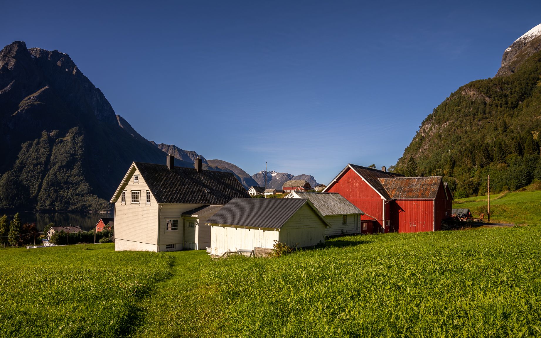 Haula Vingård i Hjørundfjorden