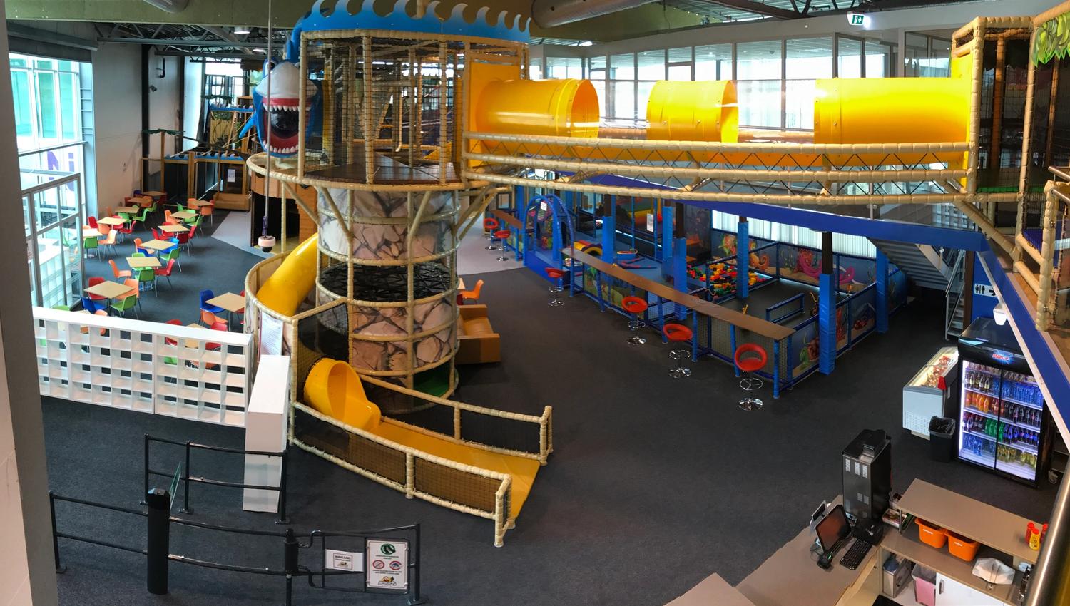 Overview picture from Lekeland. Here you see several slides and the cafe area.
