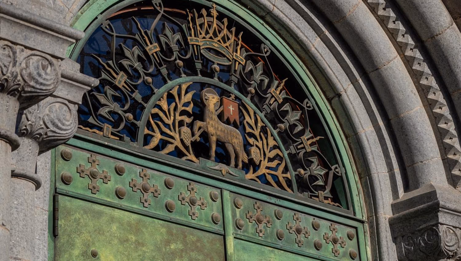 Hamar domkirke fasade og detaljer