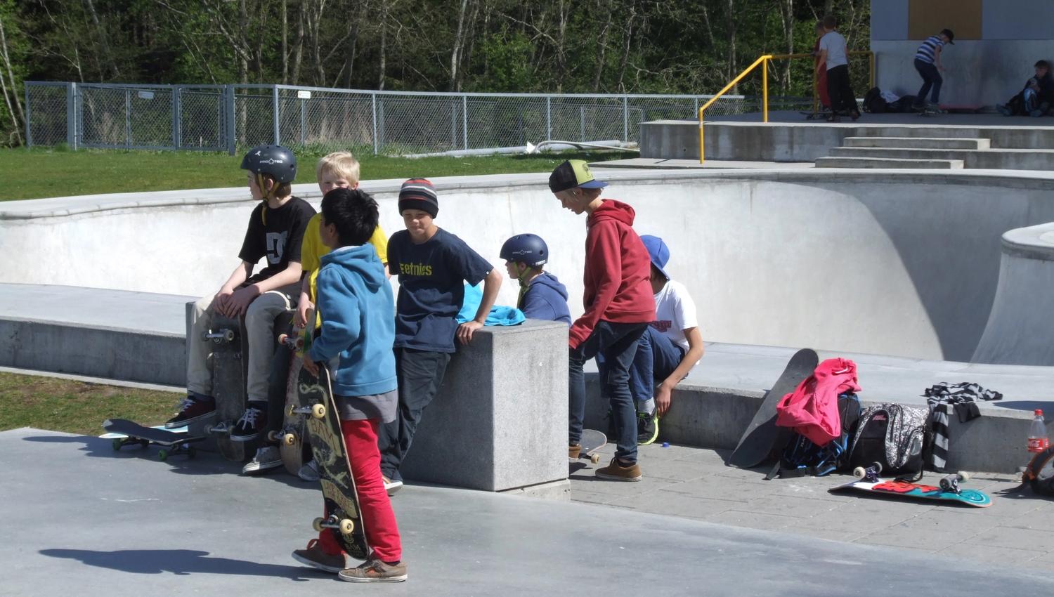 barn på Porsgrunn skatepark