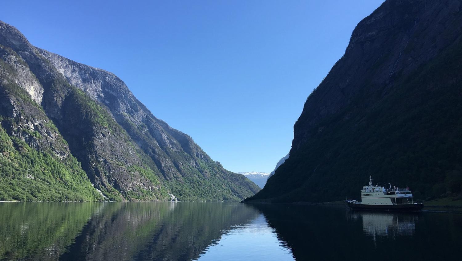 Lustrabaatane fjordcruise nærøyfjorden