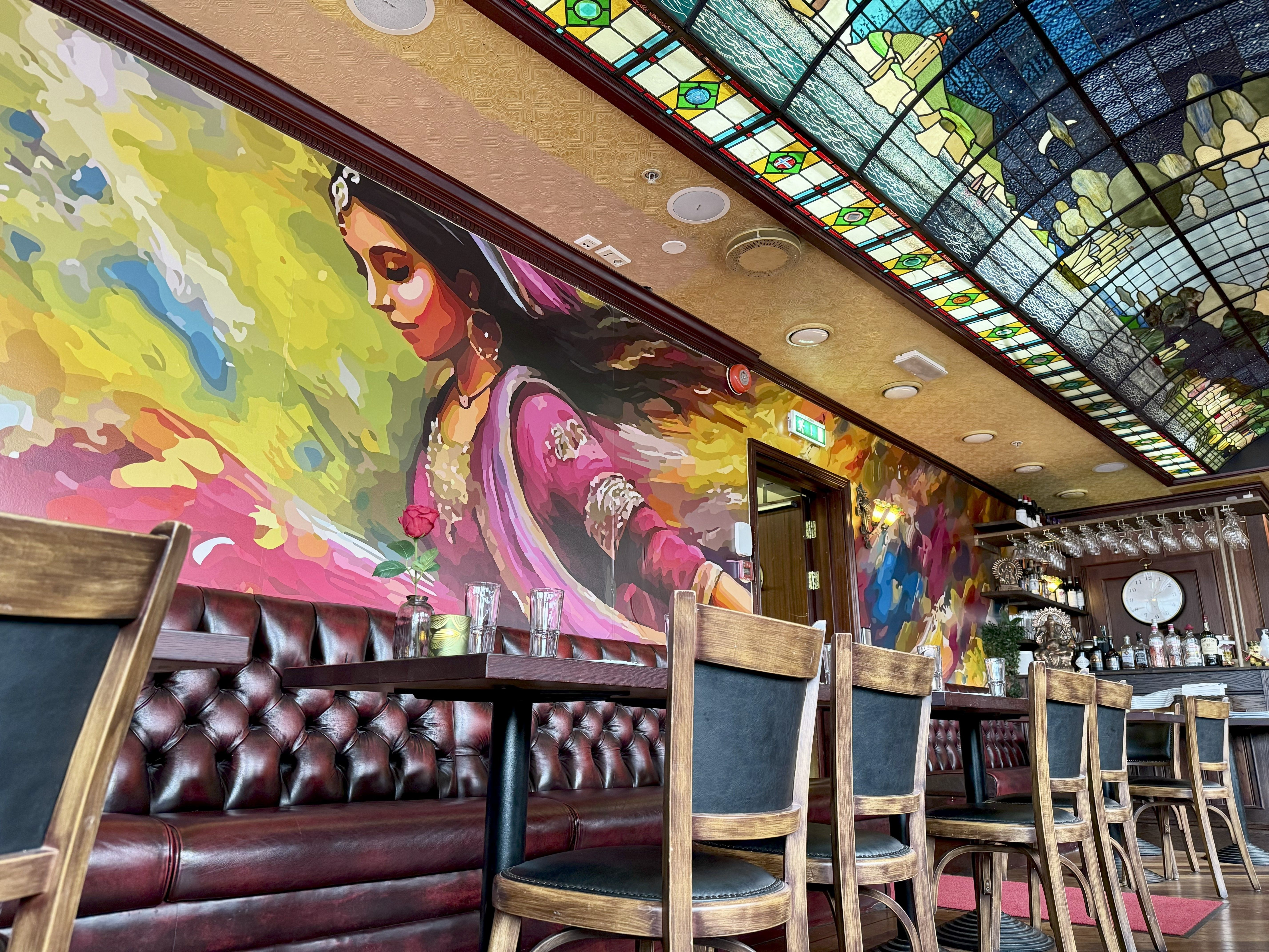 Leela India Restaurant og Bar