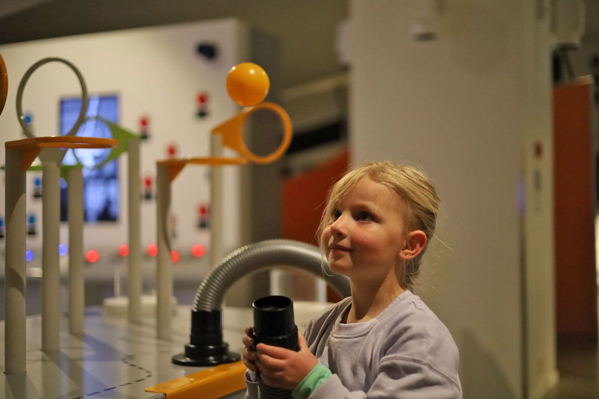 girl playing at DuVerden