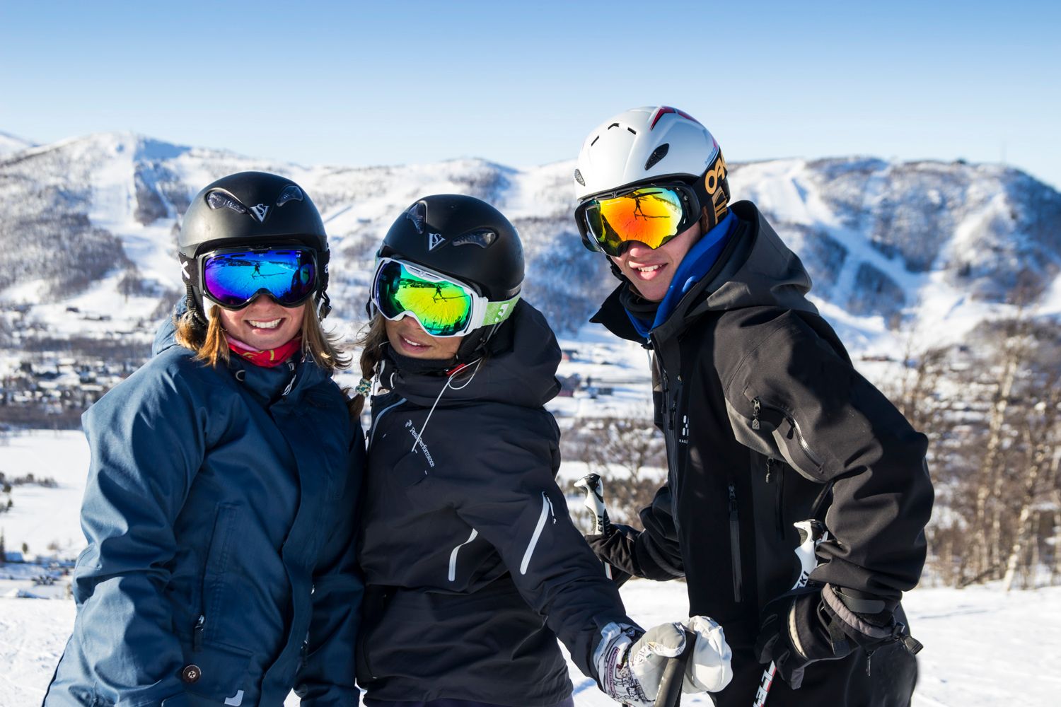 Friends having fun at Slaatta Skisenter