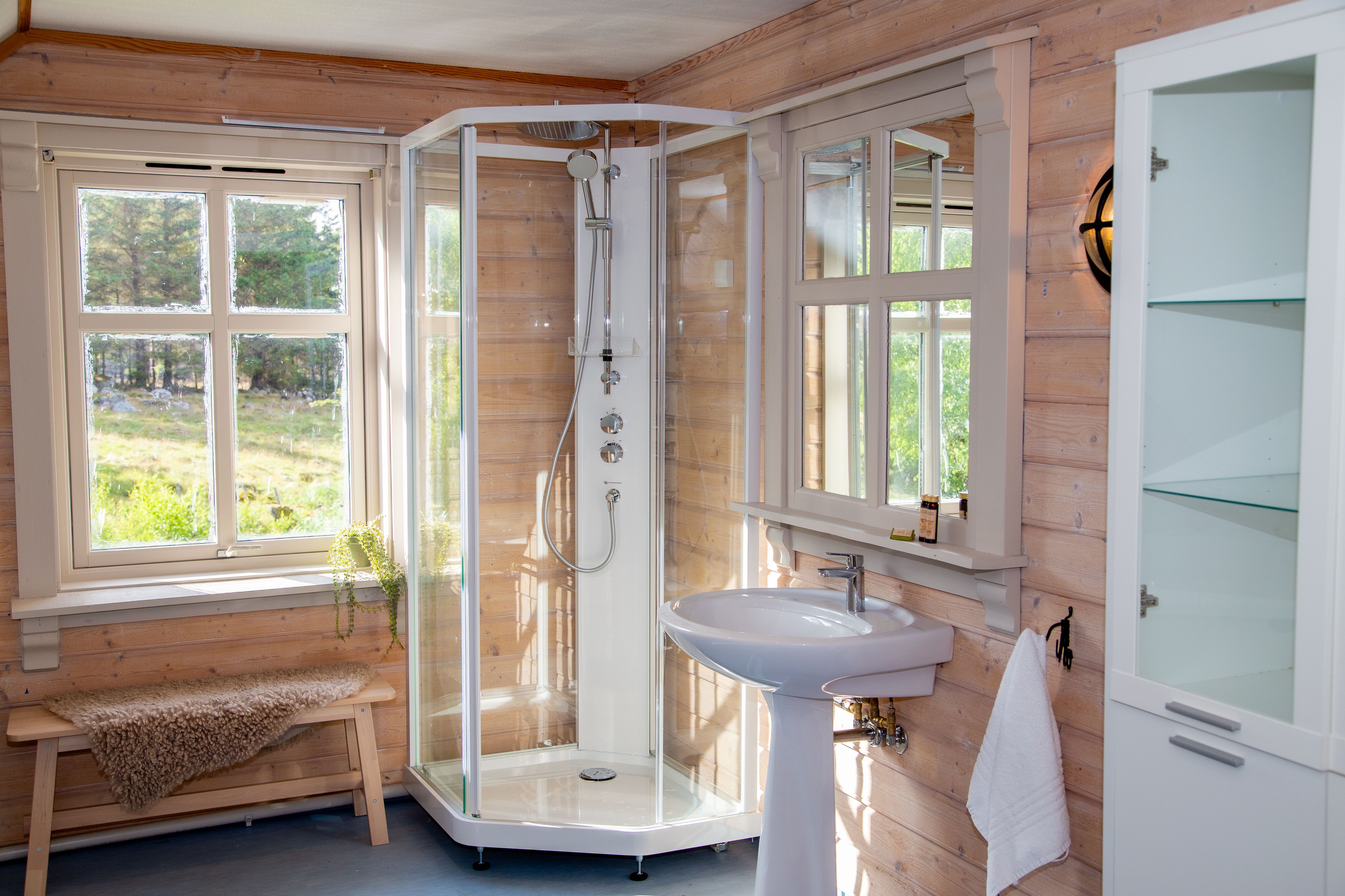 Even the shower is in "the wild"