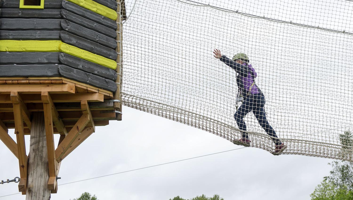 Someone who climbs a net