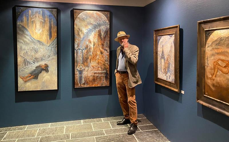 Karl Erik Harr med Draumkvedet utstilling på Grimdalen