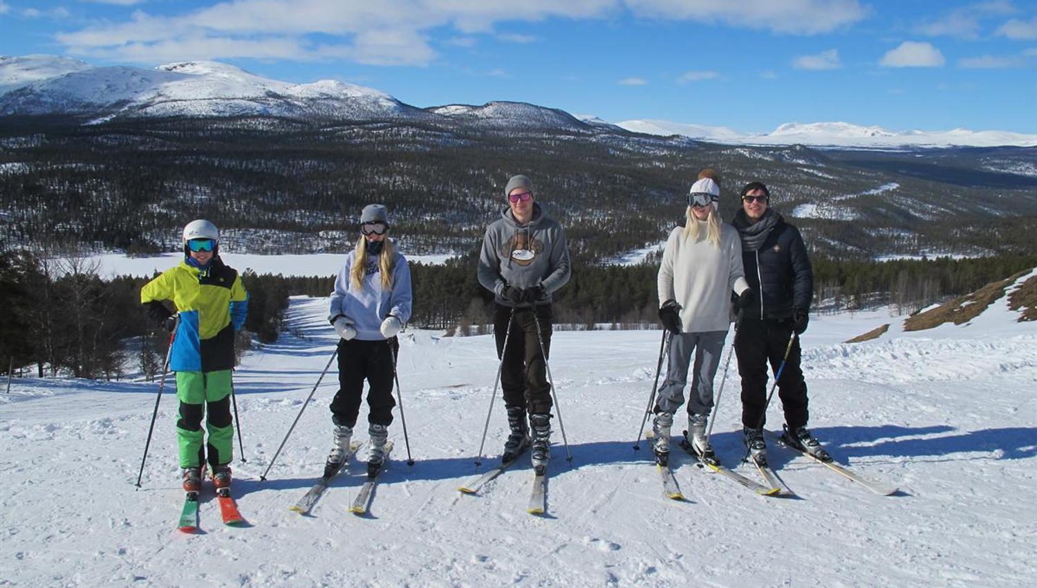 Alpine skiers at Dalseter