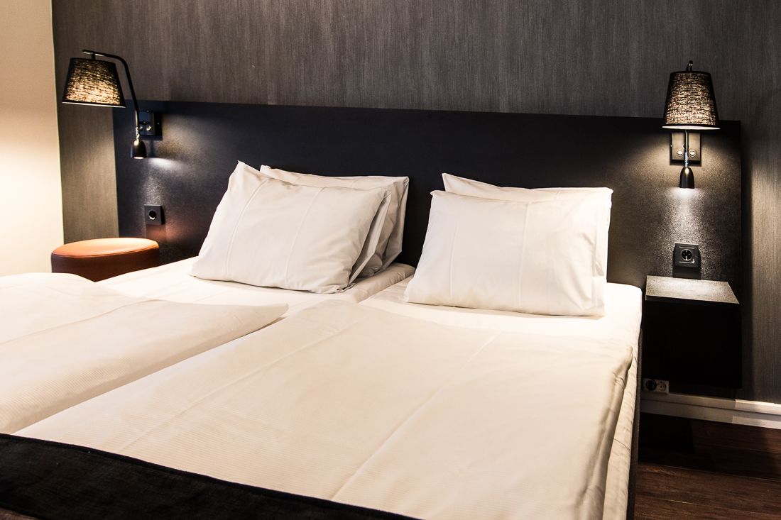 Double bed at Saga Hotel & Poshtel Oslo Central. Photo