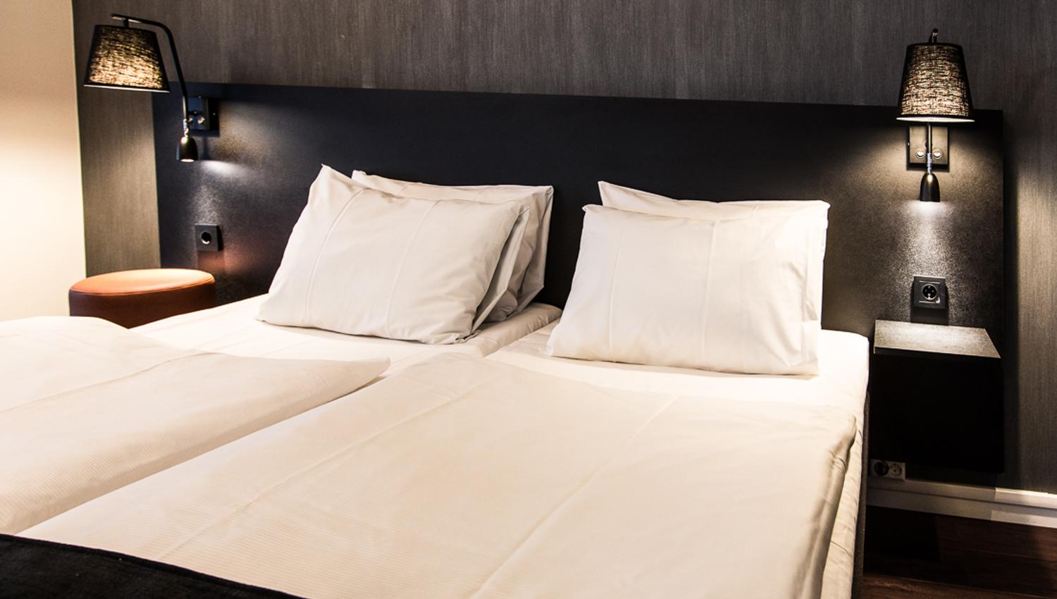 Double bed at Saga Hotel & Poshtel Oslo Central. Photo
