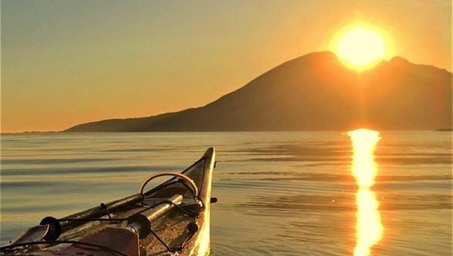 Kayak trip underneath the Midnight sun