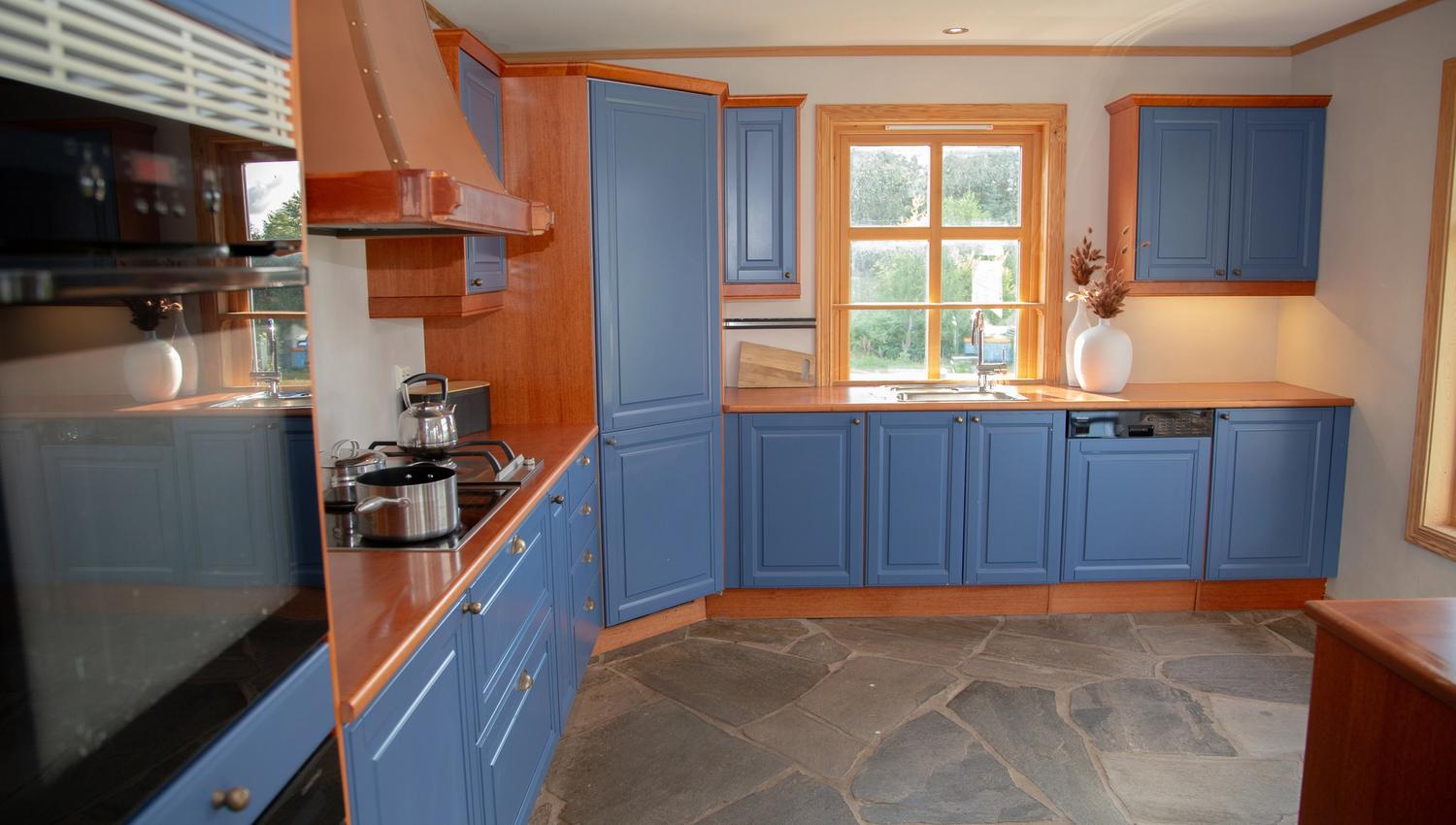 Well-equipped kitchen