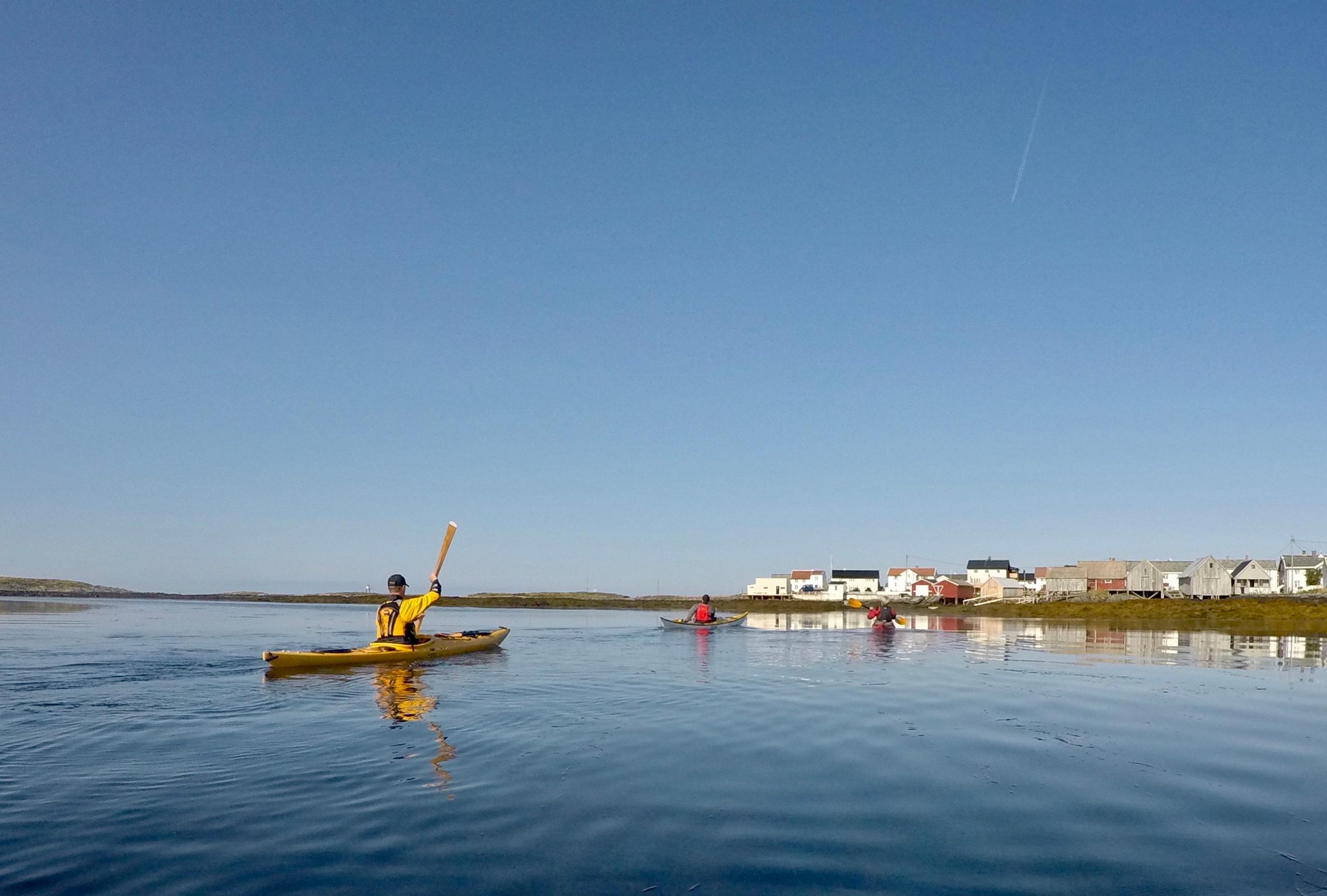 Guidet tour around Veiholmen with Smøla Kayak