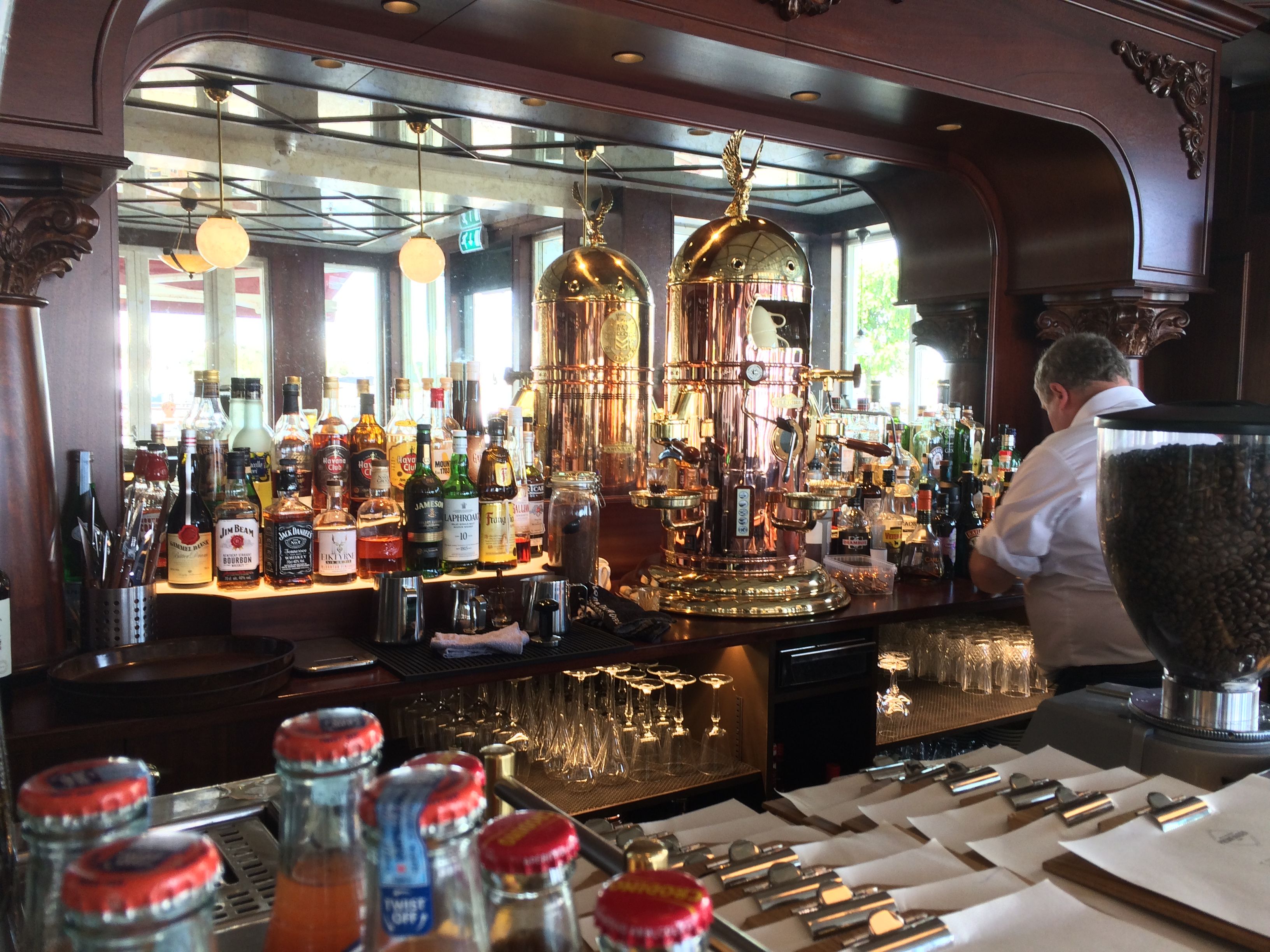 PROMENADEN BAR OG BRASSERI
