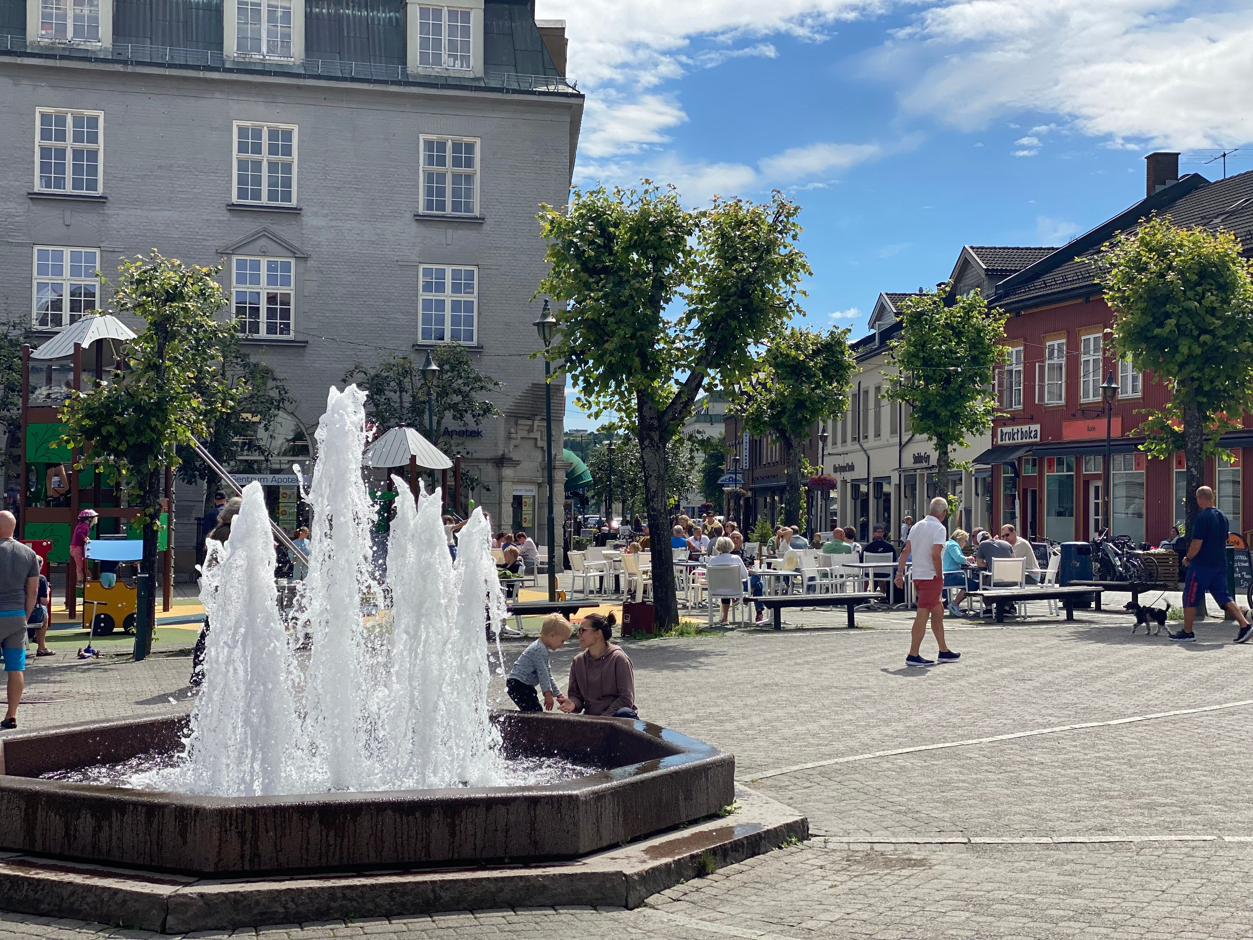 Torv og gågate i Hønefoss
