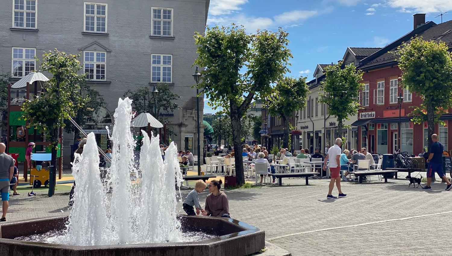 Torv og gågate i Hønefoss