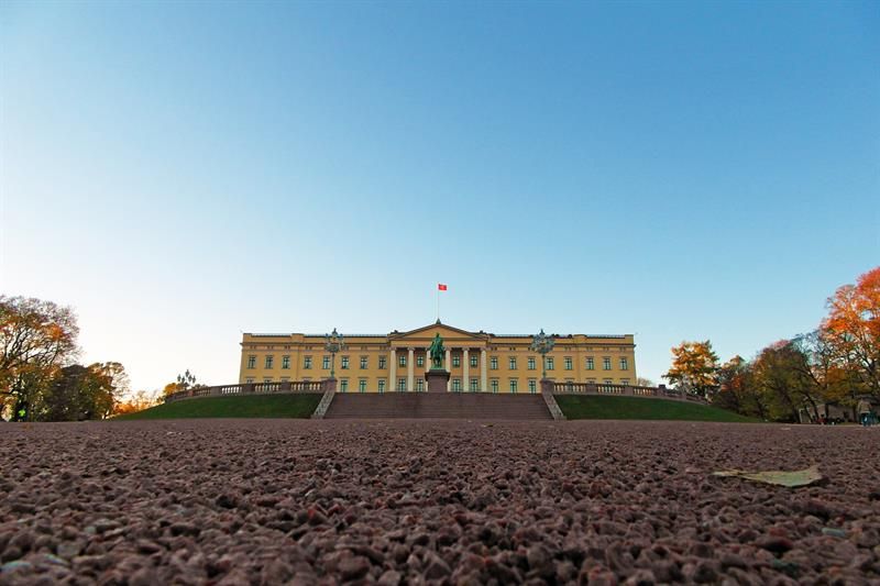 The palace during the day, seen from a worm's-eye view.