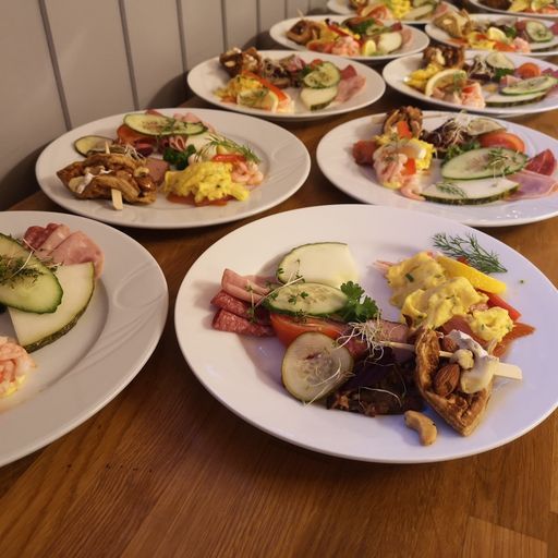Nydelig dandert mat på mange fat