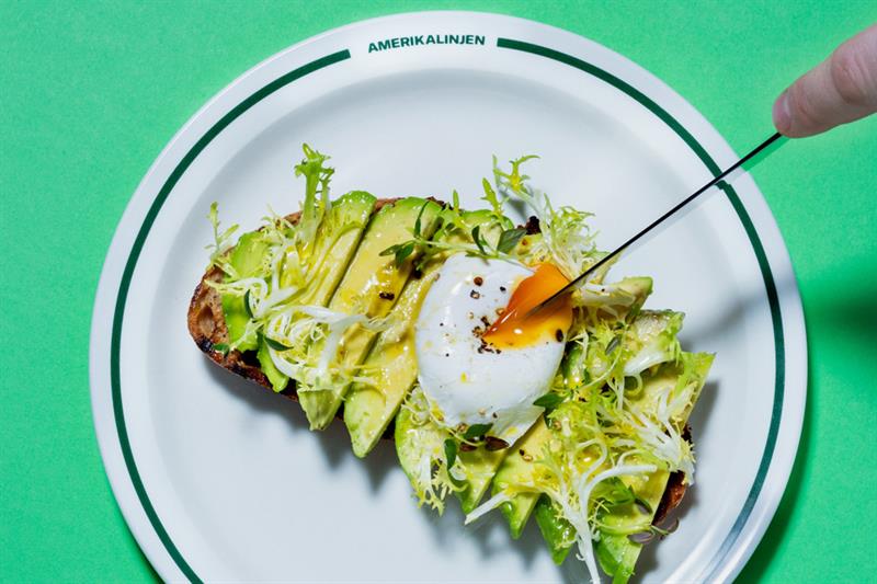 Avokadotoast med posjert egg