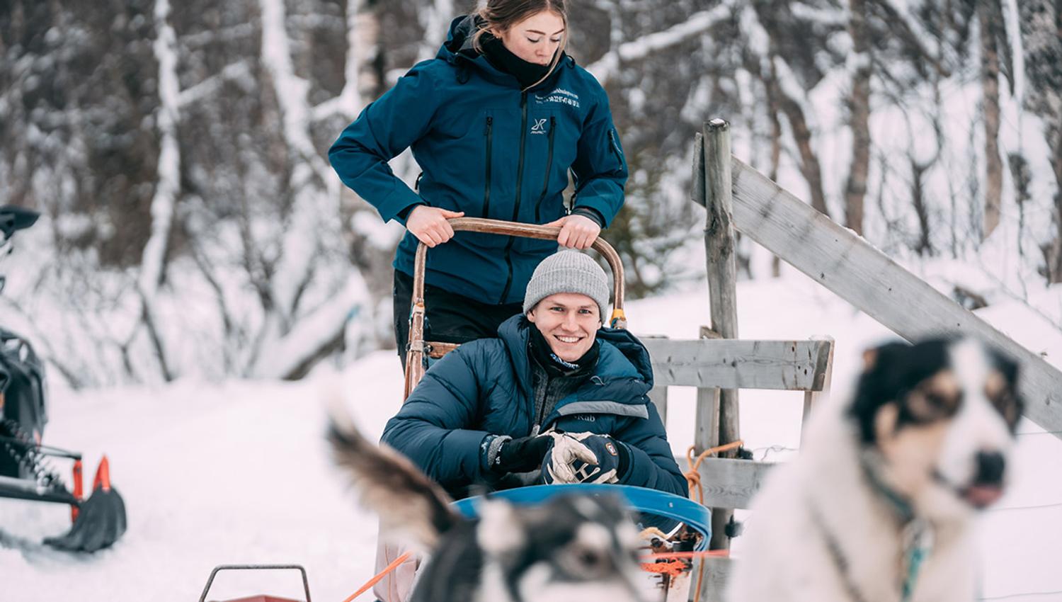 dog sledding with Telemark Husky Tour
