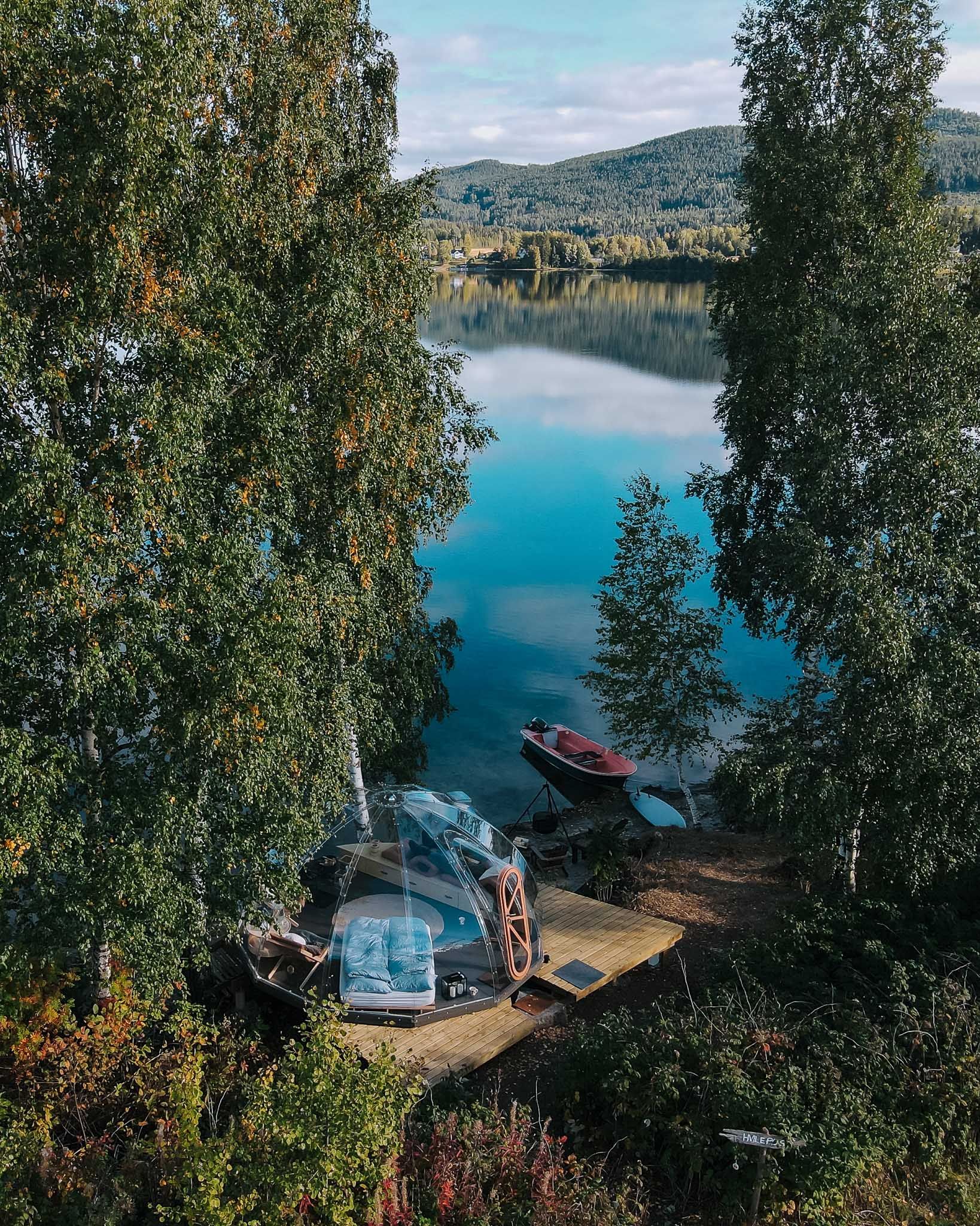 Igloo by the water