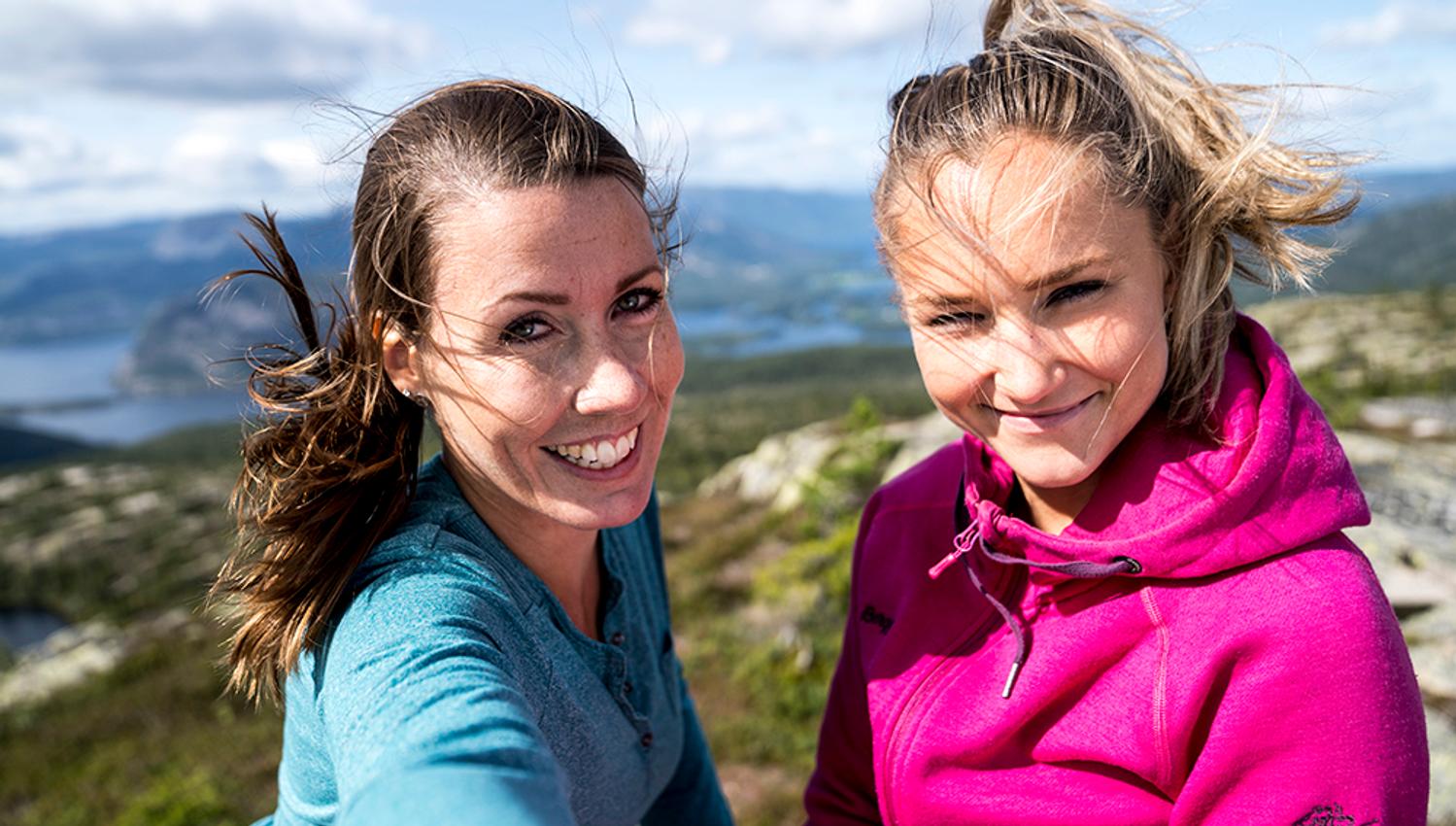2 happy ladies on a trip to Venelifjell in Vrådal