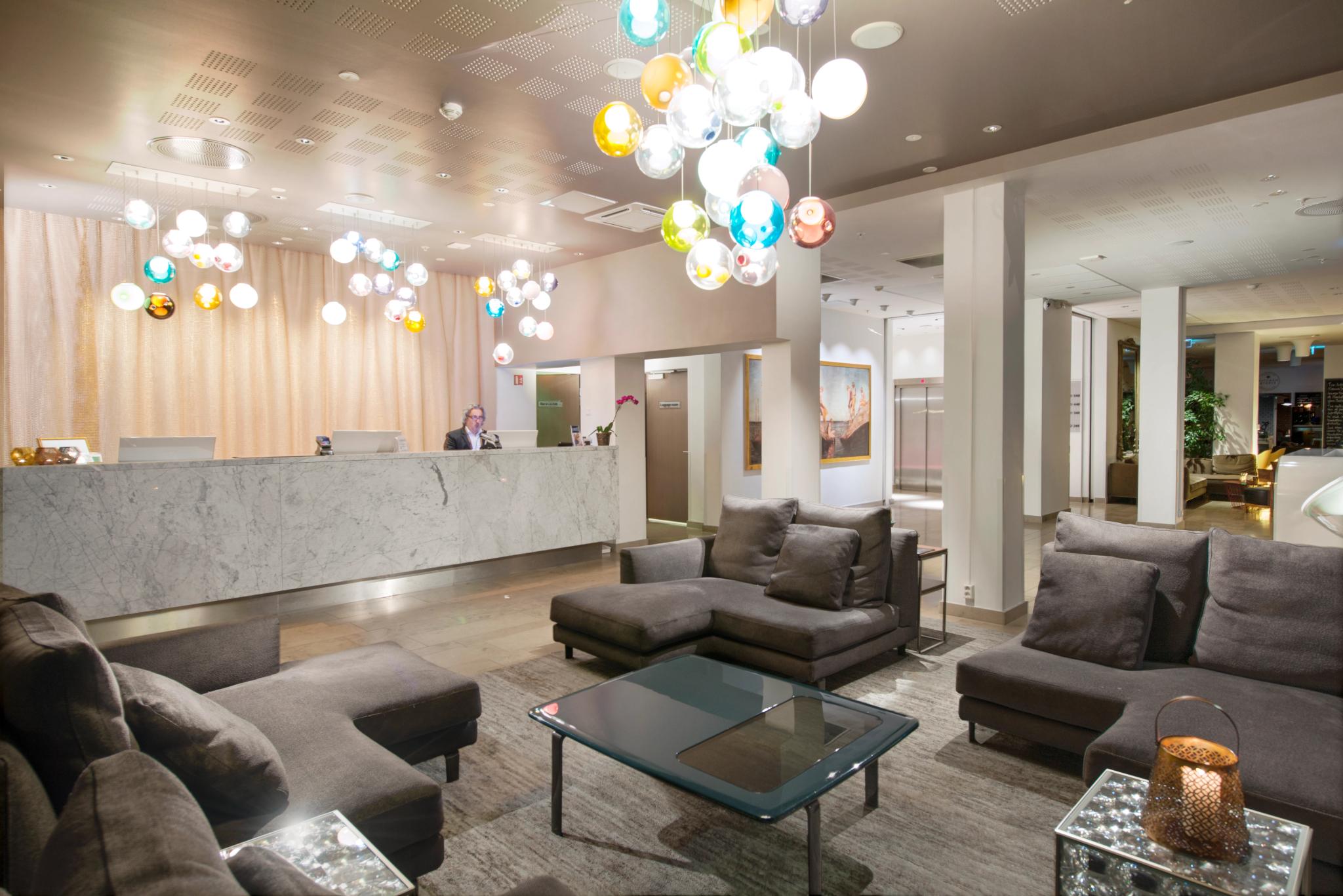Clarion Hotel Admiral - Reception area