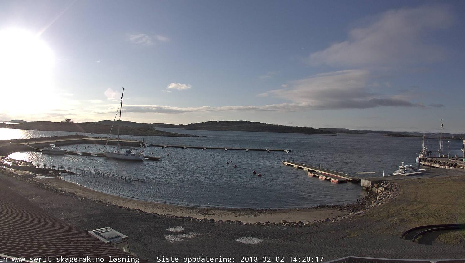 Strand, vann og brygge
